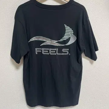 FEELS 티셔츠