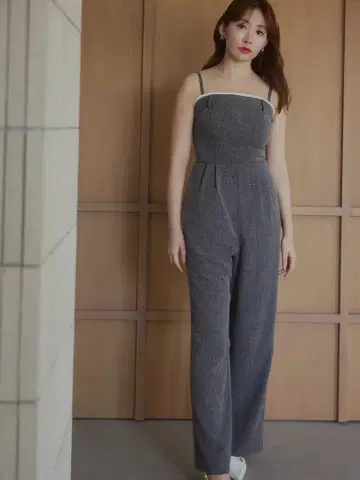 프릴 트위드 점프수트