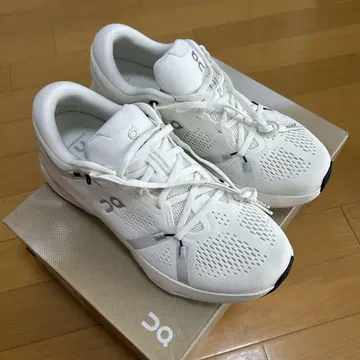 [ 새상품 ] 클라우드 서퍼 2 발수 가공 완료