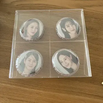KARA 캔 배지 4개 세트 케이스 포함