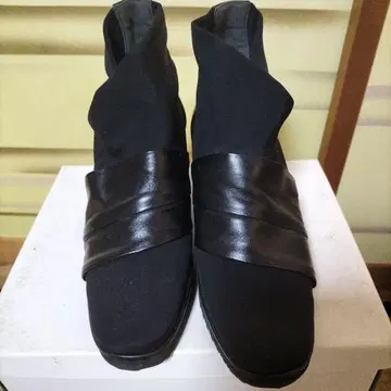 블랙 합성섬유 부츠 23.5cm