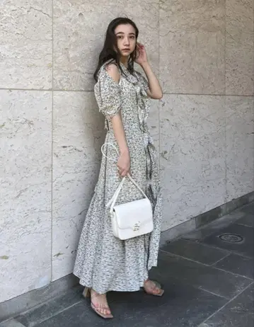 스나이델 프릴 장식 꽃무늬 맥시 드레스