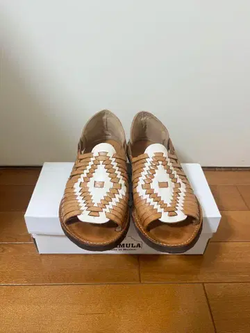 CHAMULA 가죽 샌들