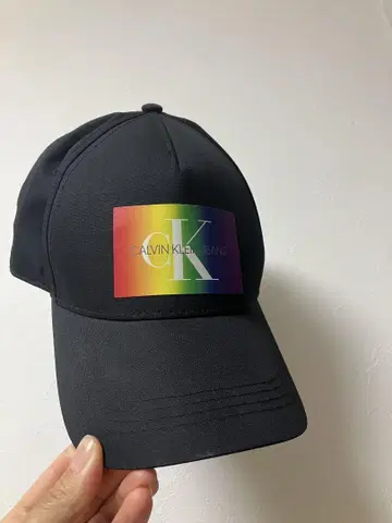 캘빈클라인 레인보우 캡