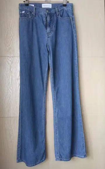 Calvin Klein Jeans 플레어 데님 팬츠