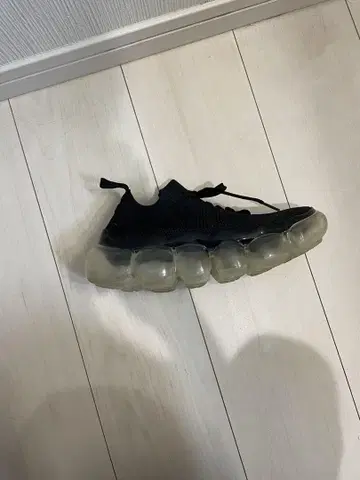 최종 가격 인하 그라운즈 주얼리 블랙 스니커즈 23cm