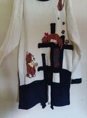 TOMATSU BOUTIQUE 고양이 자수 긴팔 니트 스웨터
