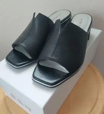 시착만 한 상품 블랙 오픈토 샌들