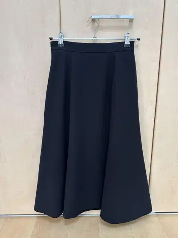 [ 새상품급 ] UNITED ARROWS 블랙 플레어 스커트 36