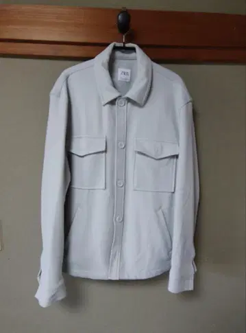 ZARA 라이트 그린 자켓 L 사이즈