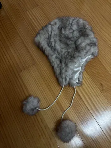 LAGUA GEM POM POM 퍼 캡 아이보리