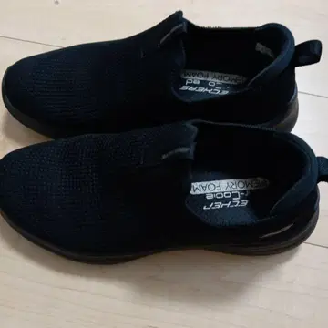 Skechers Echors 블랙 메모리폼 스니커즈 23.5