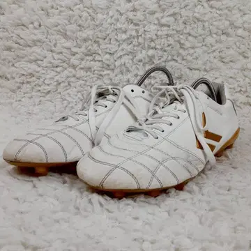 새상품급 26cm HUMMEL 험멜 축구 스파이크 화이트 골드