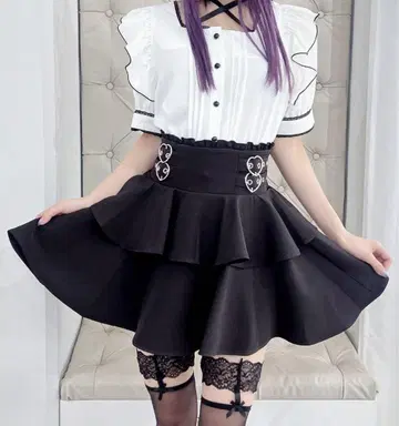 MARS 하트 버클 이단 프릴 치마바지