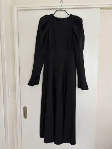 JILLSTUART 플레어 슬리브 블랙 롱 드레스