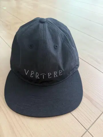 VERTERE 블랙 캡 조정 가능