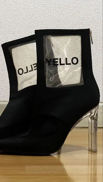 YELLO 블랙 클리어 힐 부츠 M 사이즈