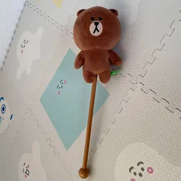 LINE FRIENDS 봉제 인형 어깨 두드림 막대 브라운