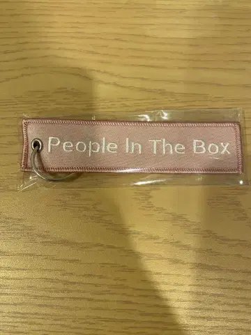 People In The Box 키링 플라이트 택 벚꽃색