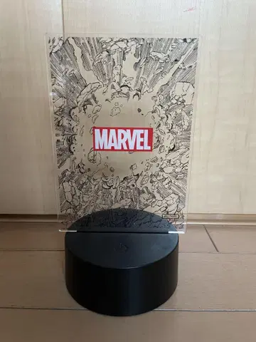 MARVEL 아크릴 스탠드 LED 조명 포함