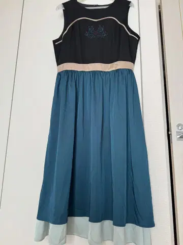 자수 장식 슬리브리스 원피스 겨울왕국 최종 가격 인하