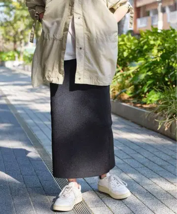 Spick & Span 라메 총침 타이트 스커트