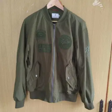 새상품급 Hush Puppies 와펜 블루종 카키 M