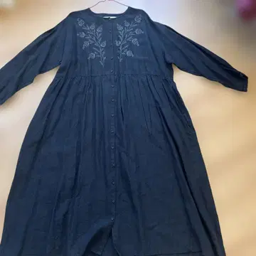 새상품 35thSlowlinen 자수 원피스 블랙