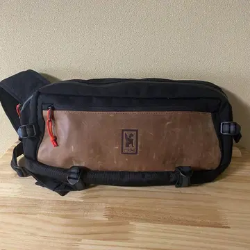 KADET SLING BAG (카데트 슬링 백) 가죽/블랙
