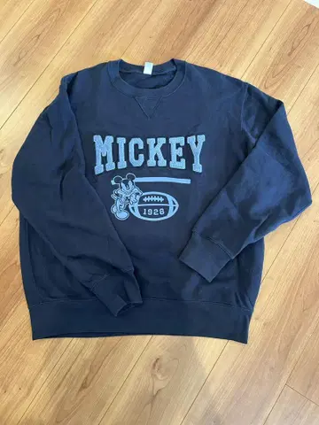 UNIQLO x Disney 미키 & 프렌즈 맨투맨 긴팔 칼리지 UT