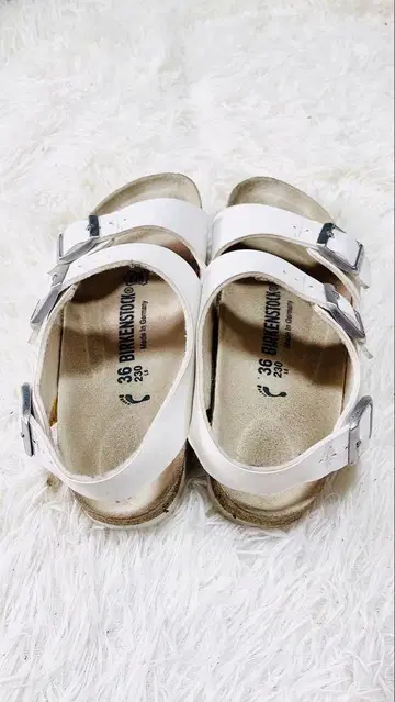 BIRKENSTOCK 화이트 샌들 36