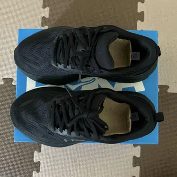 HOKA ONE ONE BONDI8 WIDE