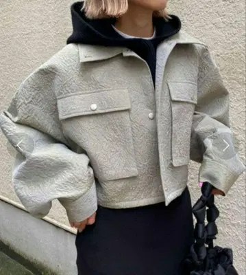 EMBOSS SHORT ARMY LIKE JACKET AMERI