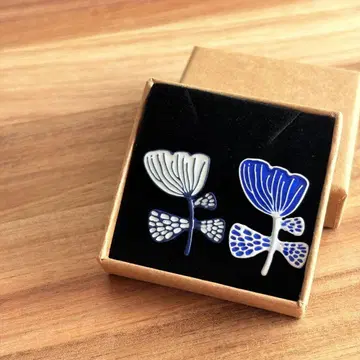 꽃 디자인 귀걸이 (양쪽 귀용)
