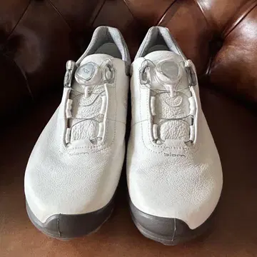 [ 새상품급 ] Ecco biom 골프화 화이트 [ 사이즈 40 ]