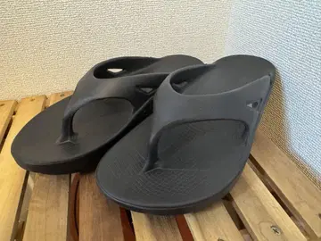 OOFOS 샌들