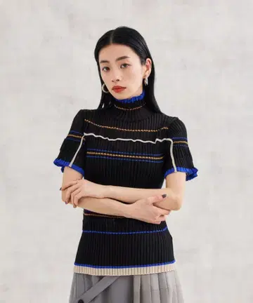 유나이티드 도쿄 멀티 컬러 셔링 하프 썸머 니트