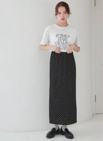 titivate 도트 프린트 컷 타이트 스커트