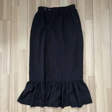 BEAMSBOY 블랙 플레어 밑단 티어드 롱 스커트 새상품급