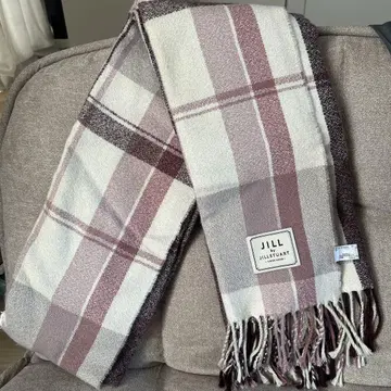 질 스튜어트 체크 무늬 머플러