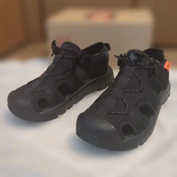 새상품급 Universal Overall 스니커즈 샌들 UO32 27cm