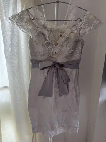 [ ROBE de FLEURS ] 오프숄더 드레스 Msize