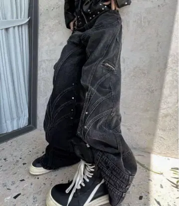 'FOUR KNIGHT' BAGGY FLARED JEANS