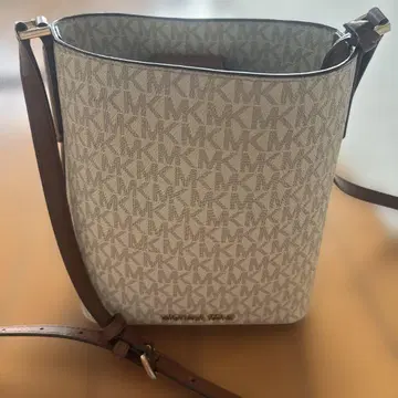 MICHAEL KORS 모노그램 숄더백