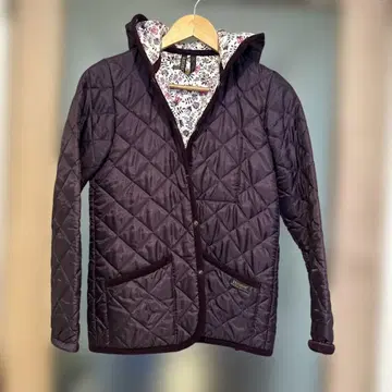 새상품급 LAVENHAM 라벤햄 리버티 꽃무늬 퀼팅 자켓 36