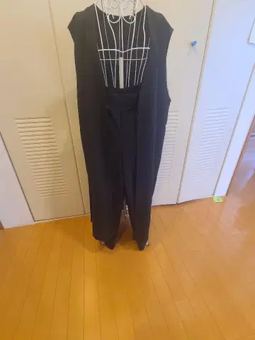 블랙 와이드 팬츠 버튼 포함 롱베스트 세트