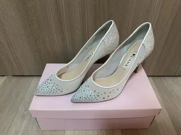 [ DIANA ] 7cm 힐 비쥬 장식 하이힐 화이트 브라이덜 신발