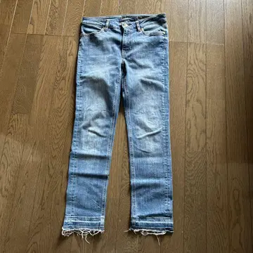 ESCADA 재깅스 라이트 블루 프린지 밑단