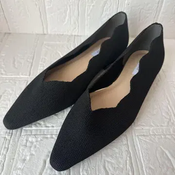 [ 이볼브 ] 플라워컷 니트 플랫 펌프스 22cm 블랙