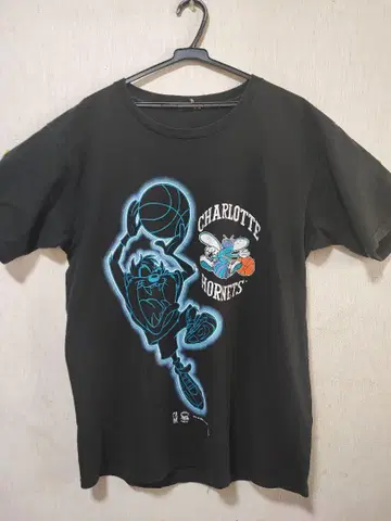 루니툰 90s 샬롯 호넷츠 콜라보 t셔츠